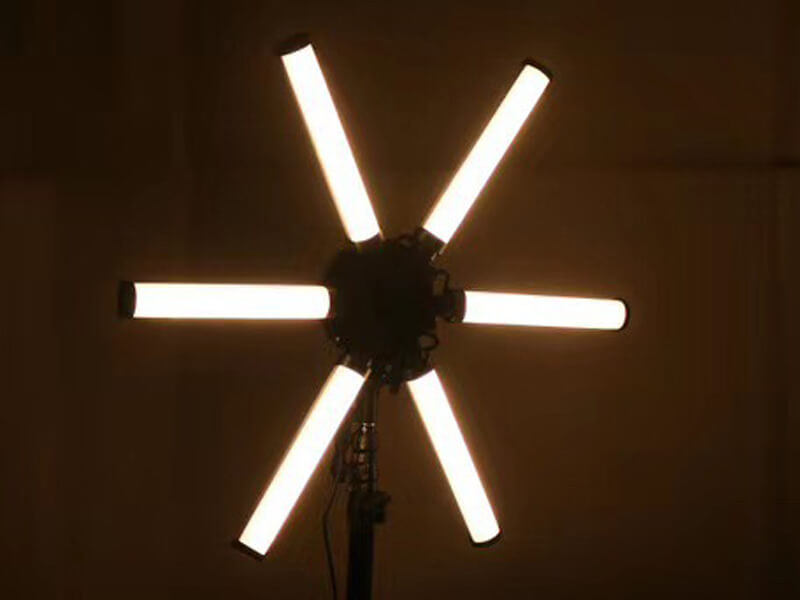 Luz LED para espectáculos en vivo de seis brazos de 26 pulgadas